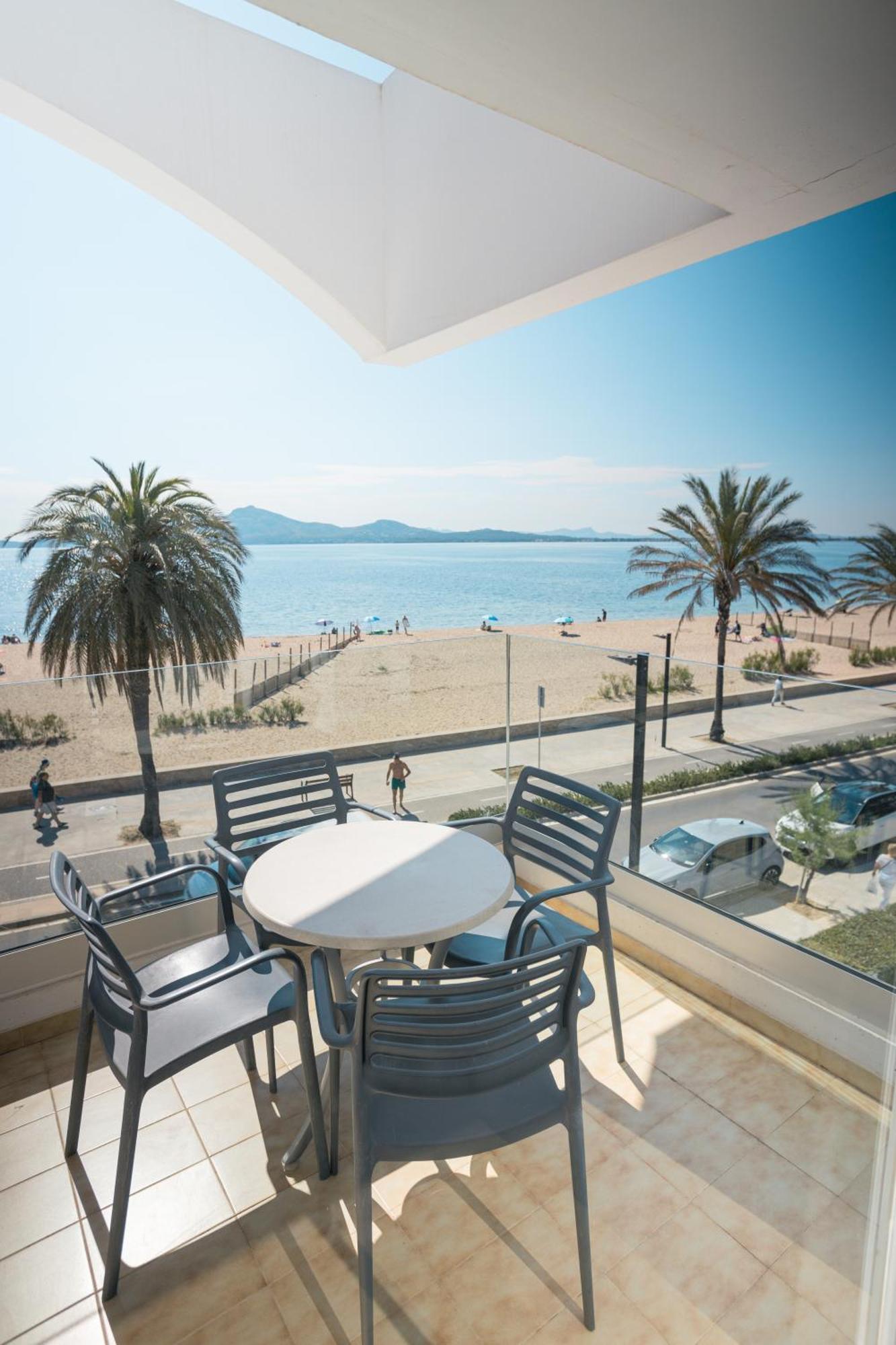Apartamentos Bellamar Port de Pollença Exteriör bild
