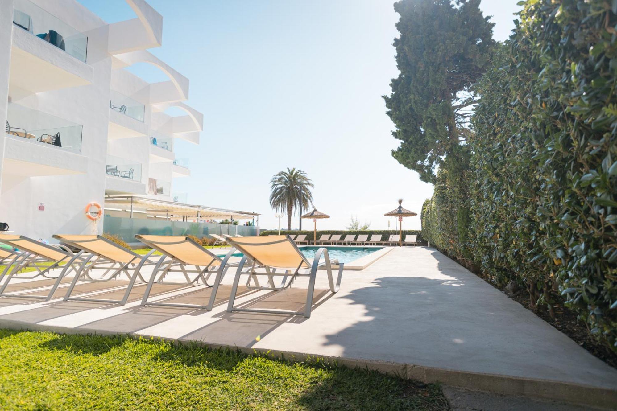Apartamentos Bellamar Port de Pollença Exteriör bild